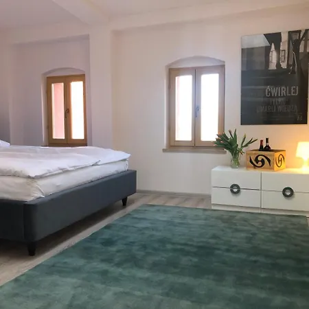 Apartament Cwirleja * Jelenia Gora